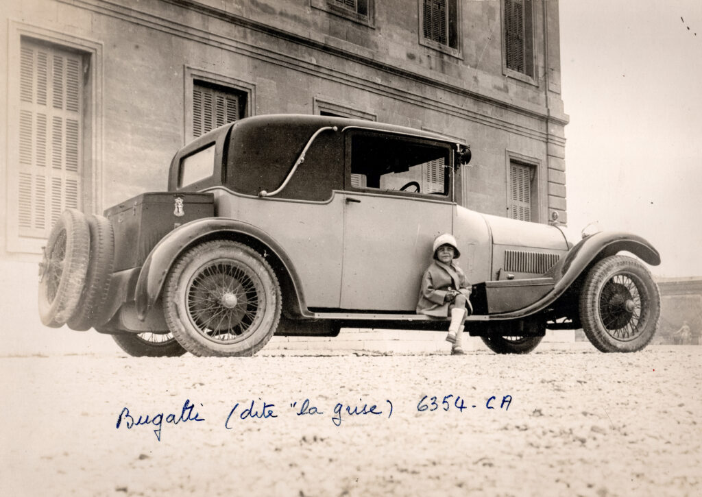 Bugatti 4 dite La Grise et Jeanne Parc Borely 30 septembre 1930