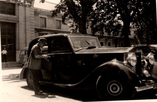 Pierre Coutras et sa Rolls Royce Goshawk 3 le 20 juin 1961 à Avignon