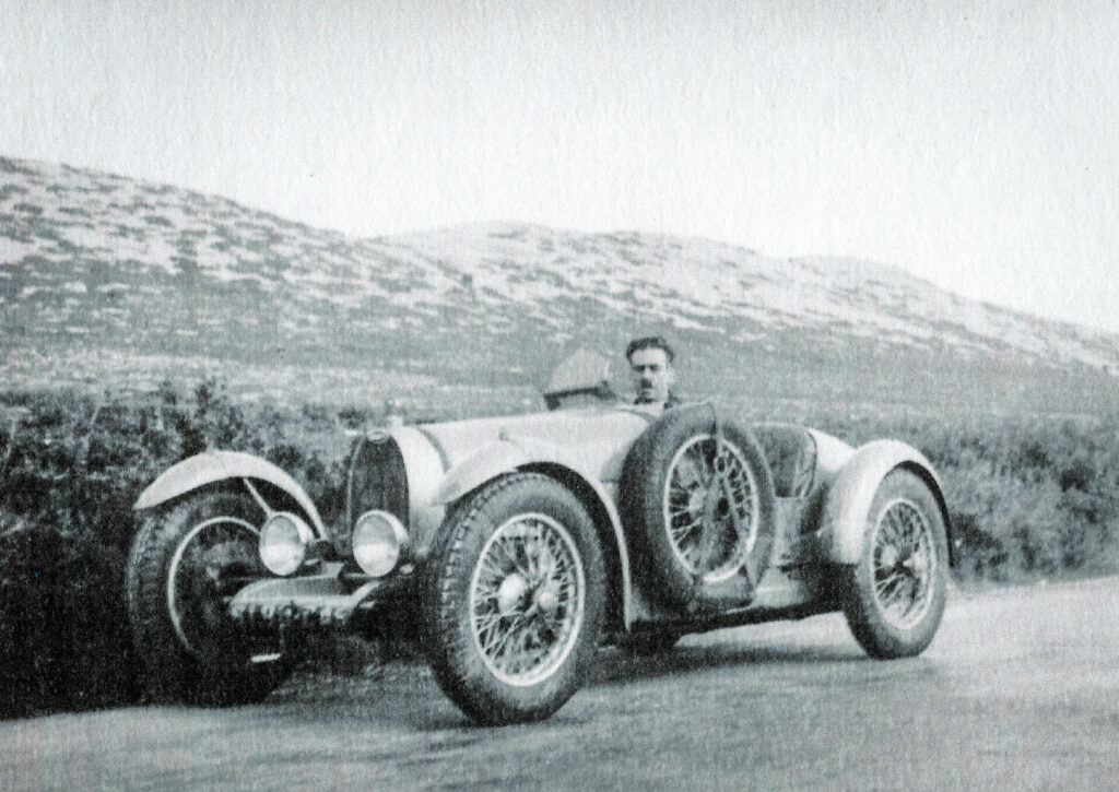Pierre Coutras conduit sa Bugatti type 27 en 1929